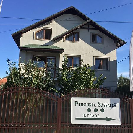 Pensiunea Saseasca Leresti Exterior photo